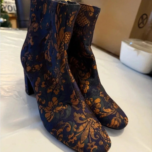 Anthropologie Farylrobin Century Ankle Boots Size 6 - Picture 5 of 11